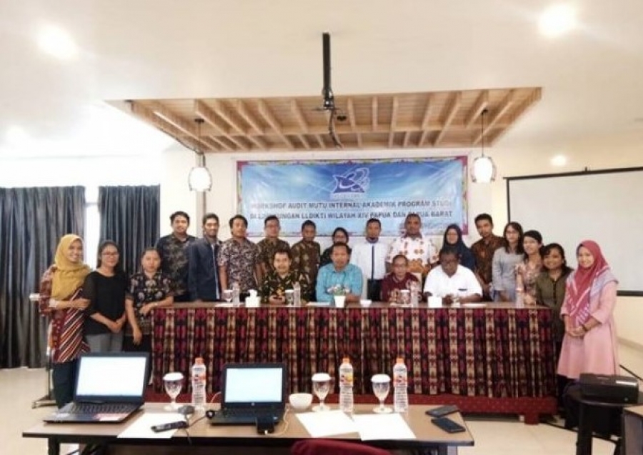 TINGKATKAN KAPASITAS AUDITOR MUTU DI TINGKAT PRODI, TIM PENJAMINAN MUTU UNIMUDA SORONG DARI 3 FAKULTAS IKUTI WORKSHOP AMI OLEH LLDIKTI WILAYAH XIV
